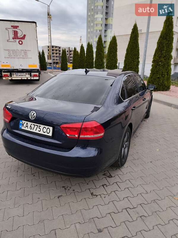 Седан Volkswagen Passat 2012 в Житомире