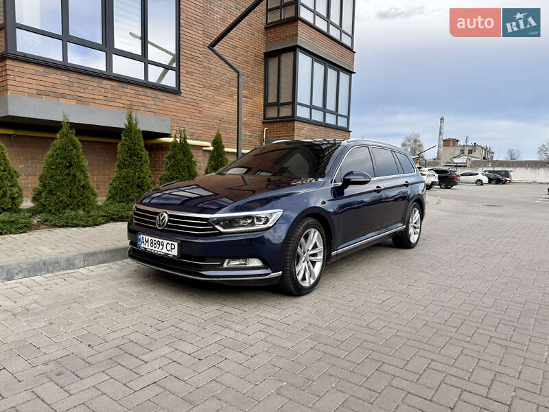 Універсал Volkswagen Passat 2017 в Житомирі