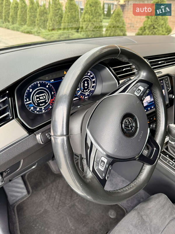Універсал Volkswagen Passat 2017 в Житомирі