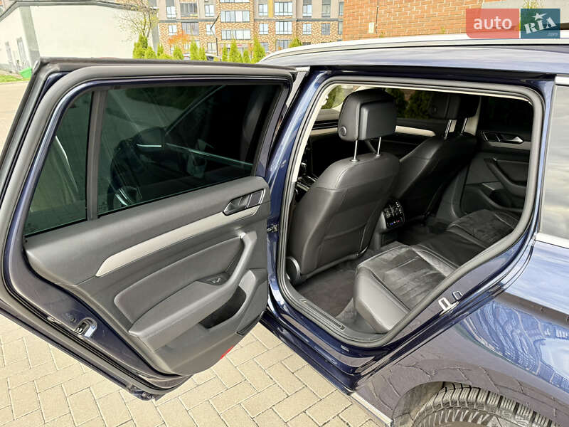 Універсал Volkswagen Passat 2017 в Житомирі