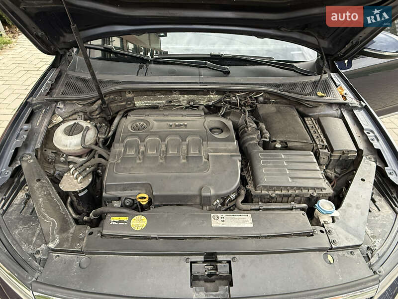 Універсал Volkswagen Passat 2017 в Житомирі