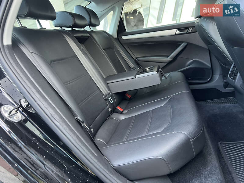 Седан Volkswagen Passat 2013 в Києві