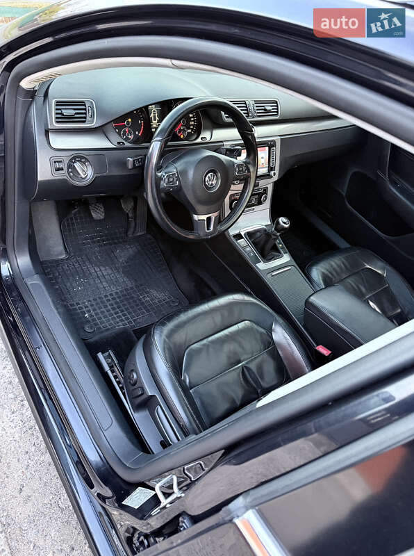 Універсал Volkswagen Passat 2011 в Смілі