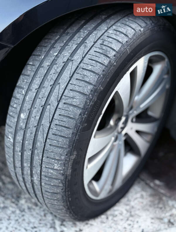 Універсал Volkswagen Passat 2011 в Смілі