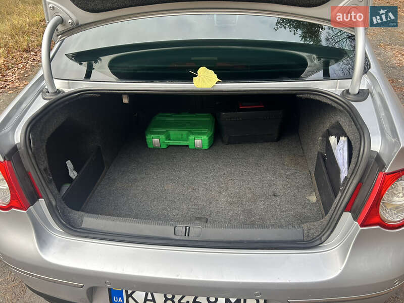 Седан Volkswagen Passat 2005 в Глухове фото 13 Седан Volkswagen Passat 2005 в Глухове