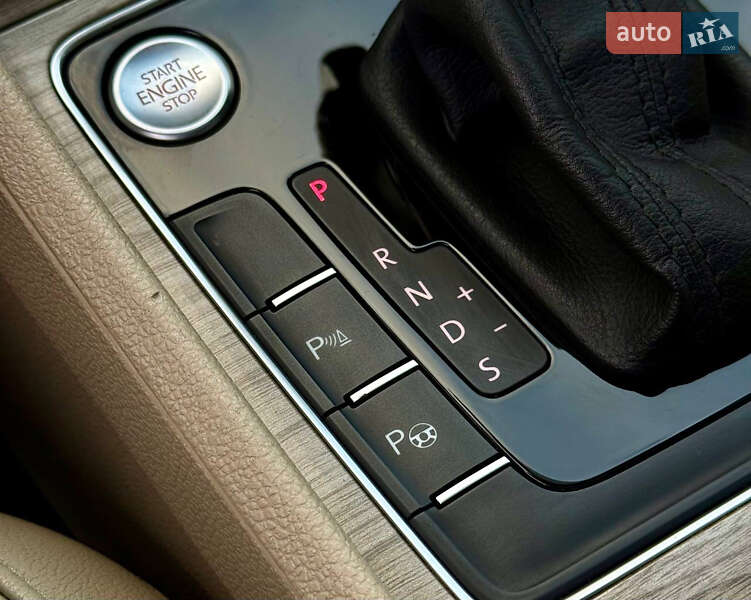 Седан Volkswagen Passat 2012 в Киеве