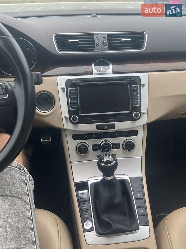 Универсал Volkswagen Passat 2012 в Запорожье