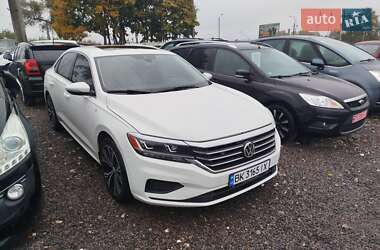 Седан Volkswagen Passat 2021 в Ровно