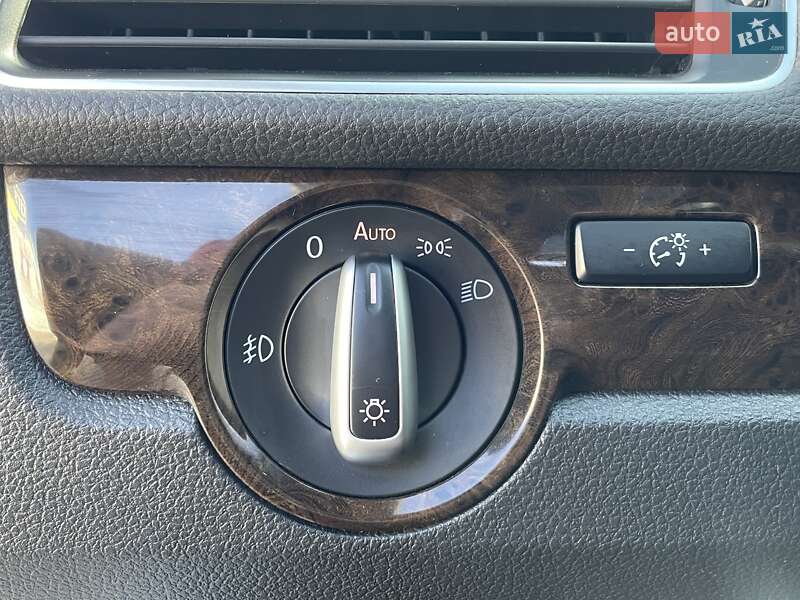 Седан Volkswagen Passat 2014 в Одесі