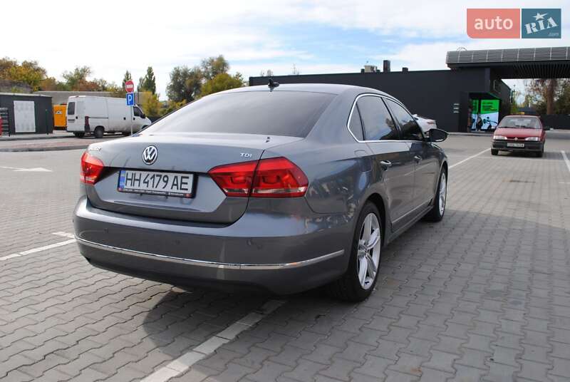 Седан Volkswagen Passat 2014 в Одесі
