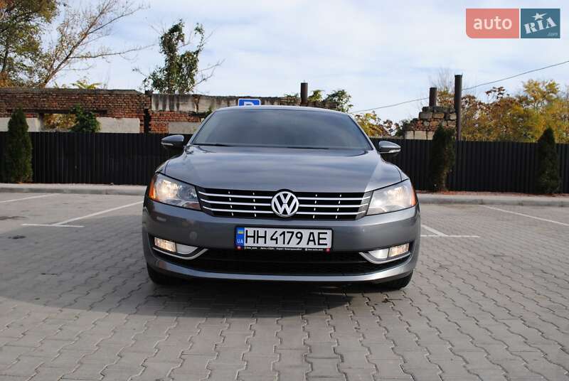Седан Volkswagen Passat 2014 в Одесі