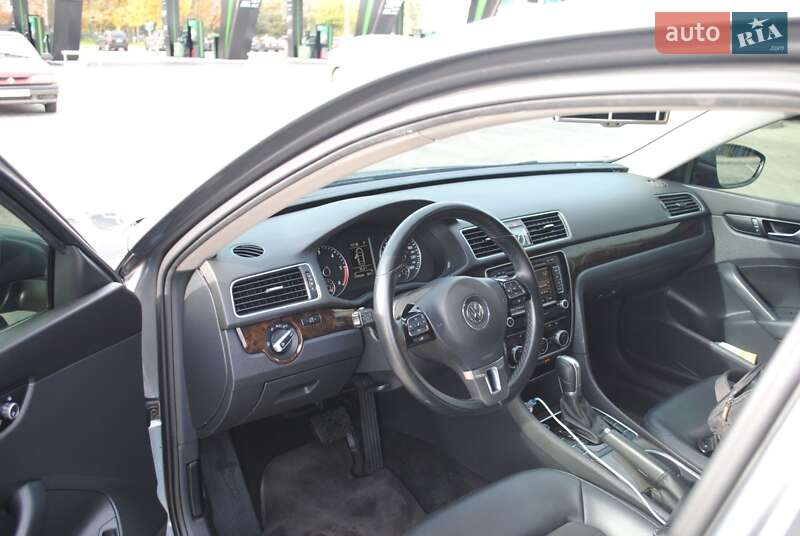 Седан Volkswagen Passat 2014 в Одесі