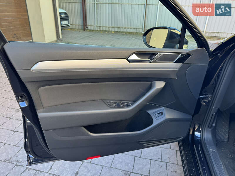 Універсал Volkswagen Passat 2015 в Луцьку