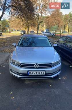 Універсал Volkswagen Passat 2015 в Києві