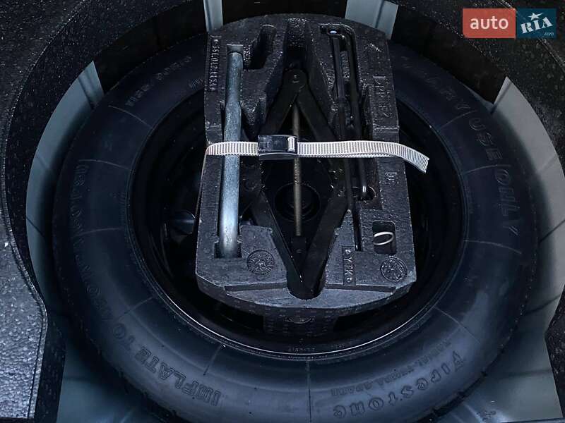 Седан Volkswagen Passat 2012 в Днепре