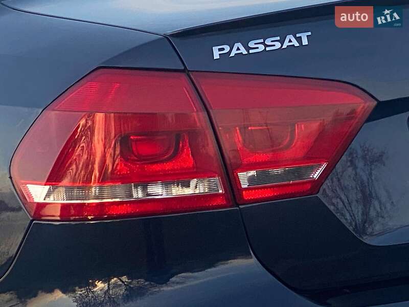 Седан Volkswagen Passat 2012 в Днепре