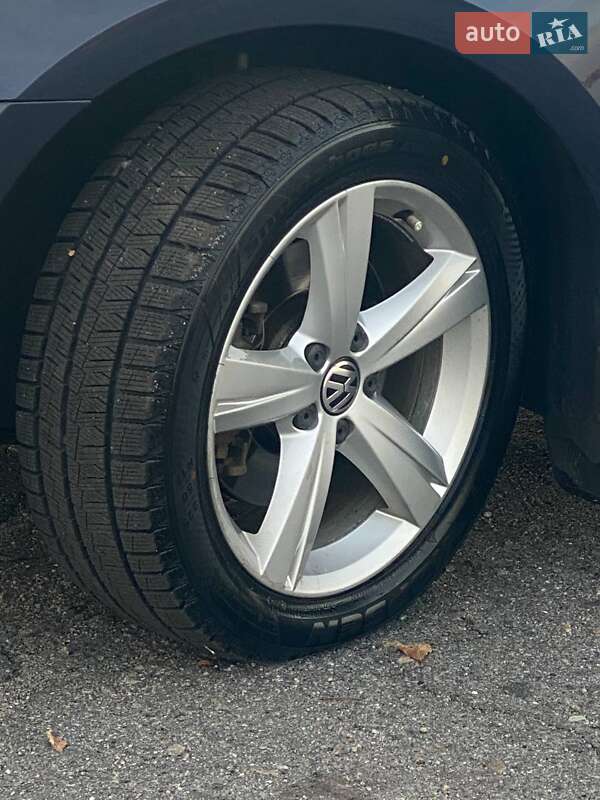 Седан Volkswagen Passat 2012 в Днепре