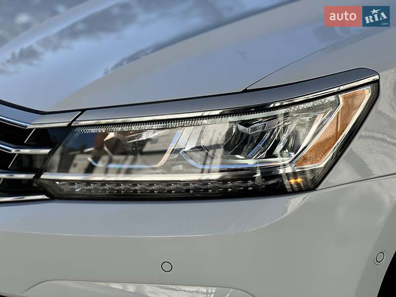 Седан Volkswagen Passat 2017 в Львове