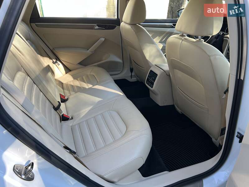 Седан Volkswagen Passat 2017 в Львове