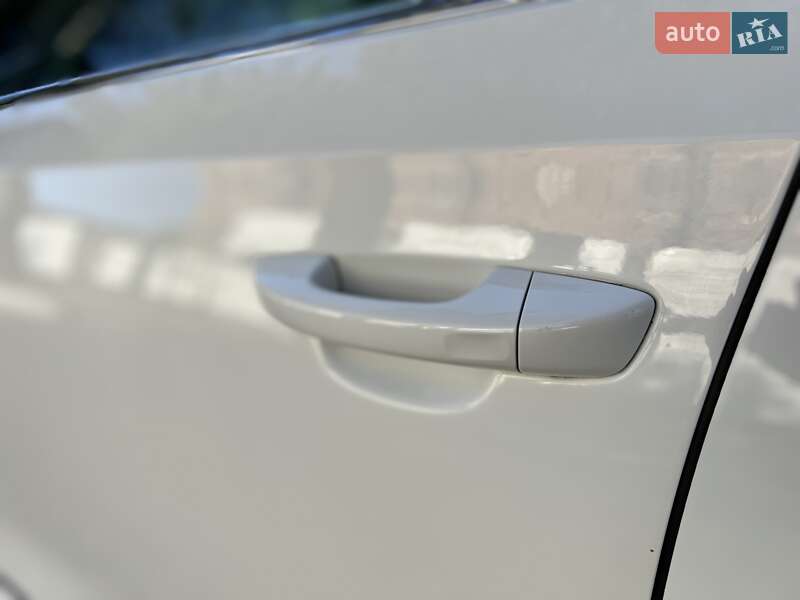 Седан Volkswagen Passat 2017 в Львове