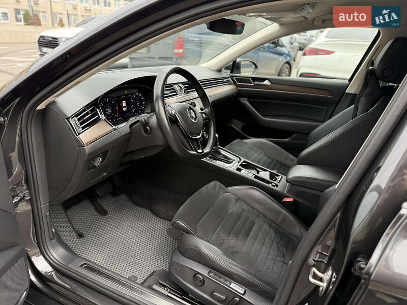 Седан Volkswagen Passat 2018 в Киеве фото 17 Седан Volkswagen Passat 2018 в Киеве