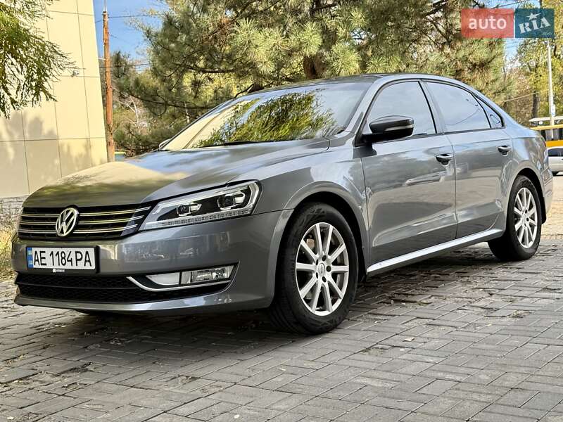 Седан Volkswagen Passat 2014 в Дніпрі