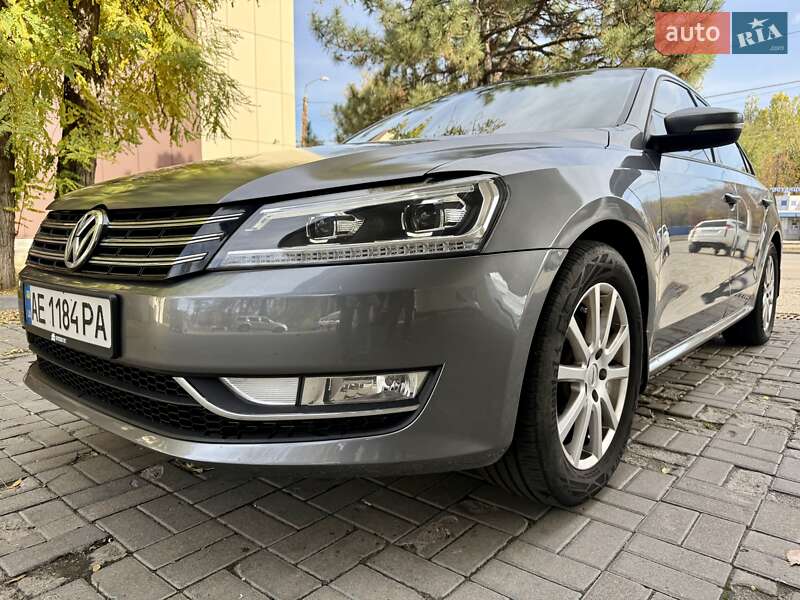 Седан Volkswagen Passat 2014 в Дніпрі