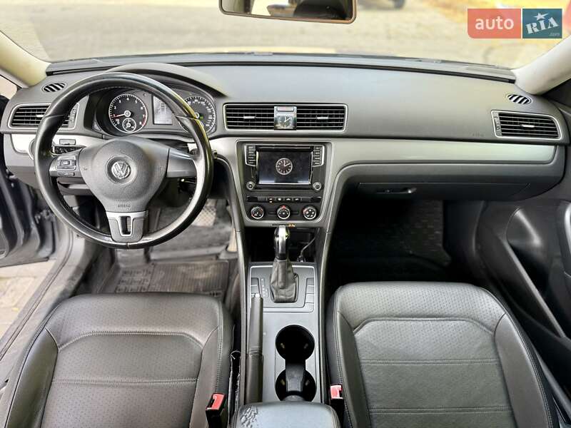 Седан Volkswagen Passat 2014 в Дніпрі