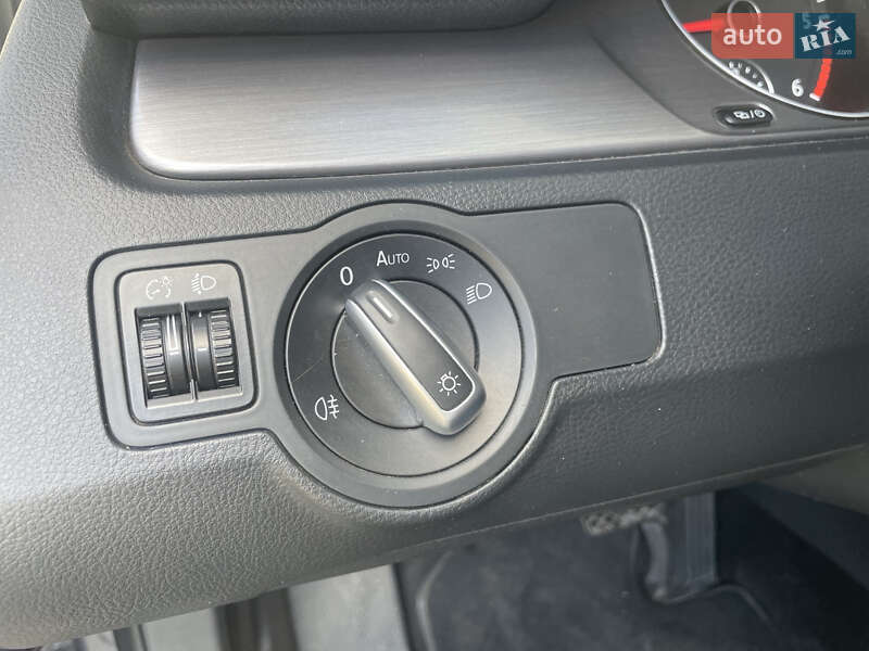 Універсал Volkswagen Passat 2012 в Хмельницькому