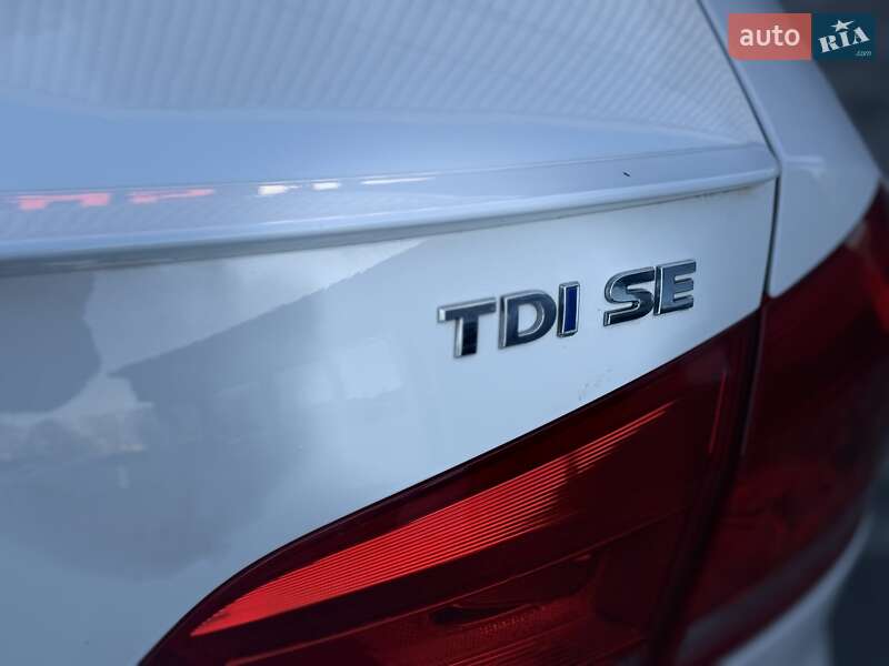 Седан Volkswagen Passat 2015 в Львові