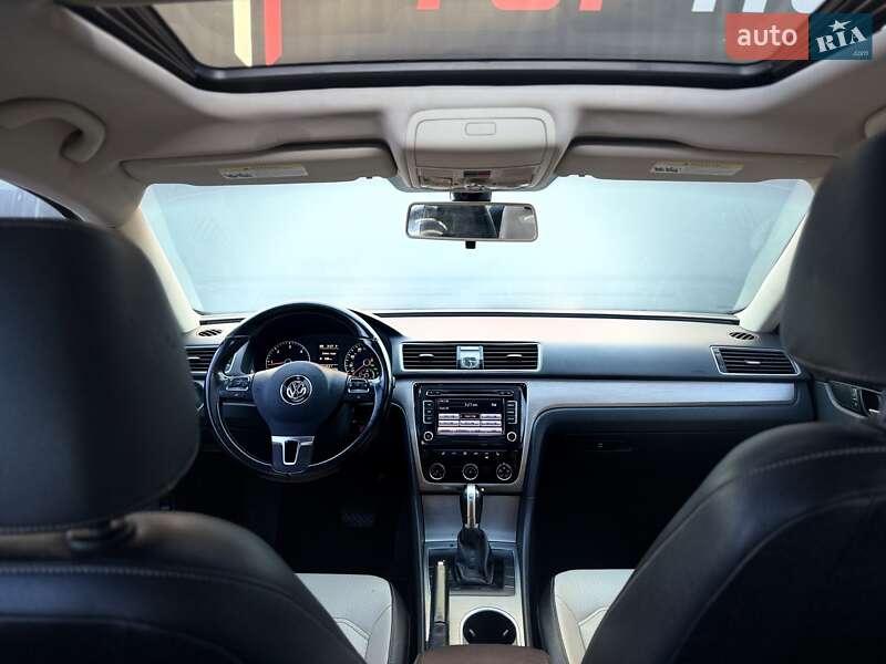 Седан Volkswagen Passat 2015 в Львові