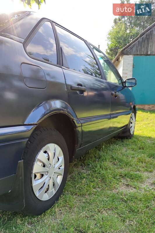Седан Volkswagen Passat 1994 в Золотоноші