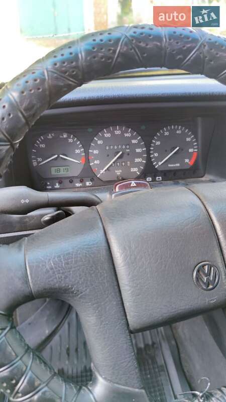 Седан Volkswagen Passat 1994 в Золотоноші