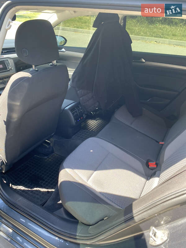 Универсал Volkswagen Passat 2016 в Павлограде фото 10 Универсал Volkswagen Passat 2016 в Павлограде