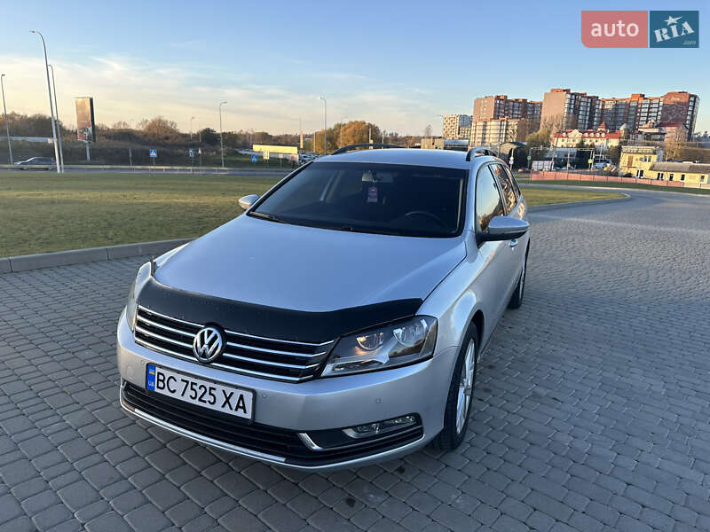 Универсал Volkswagen Passat 2012 в Львове