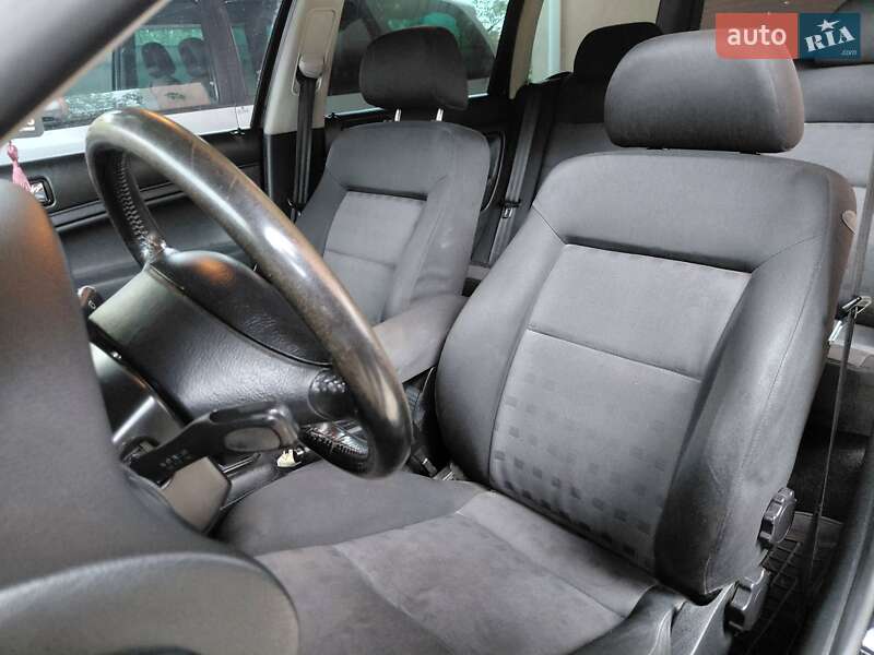 Универсал Volkswagen Passat 2001 в Черновцах