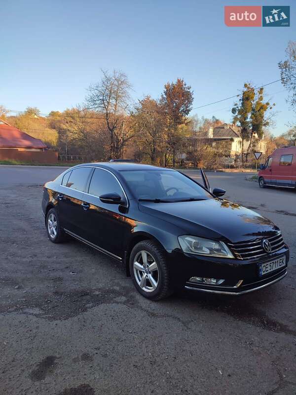 Седан Volkswagen Passat 2011 в Черновцах