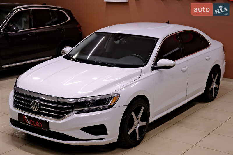 Седан Volkswagen Passat 2020 в Одессе