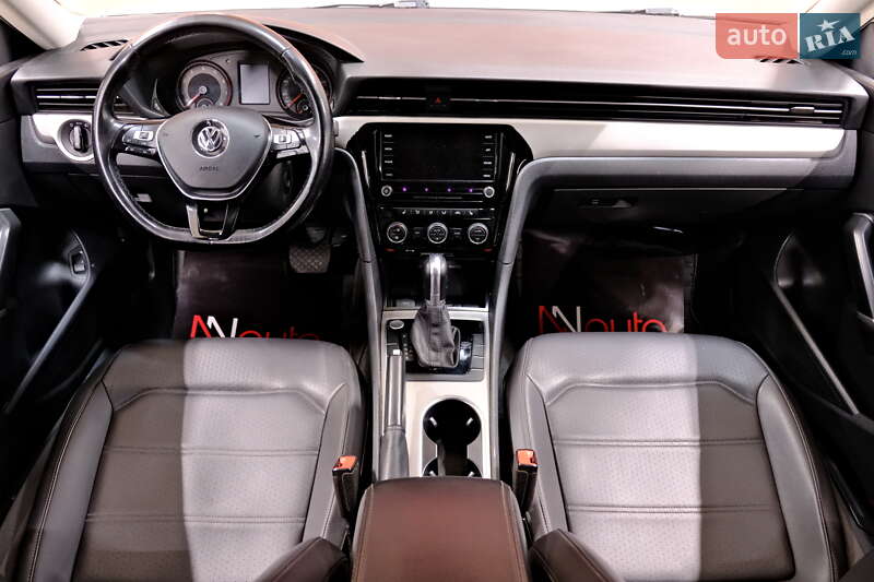 Седан Volkswagen Passat 2020 в Одессе
