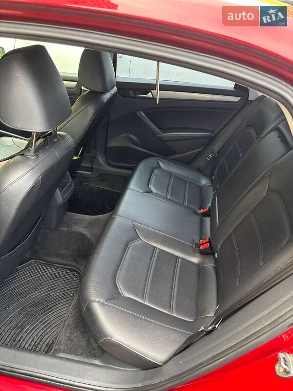 Седан Volkswagen Passat 2015 в Киеве фото 10 Седан Volkswagen Passat 2015 в Киеве