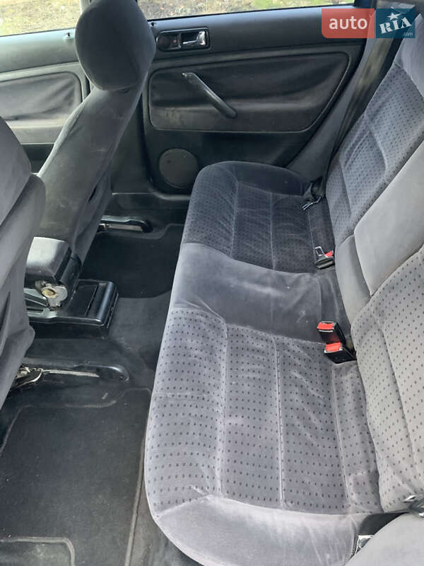 Седан Volkswagen Passat 1998 в Заречном