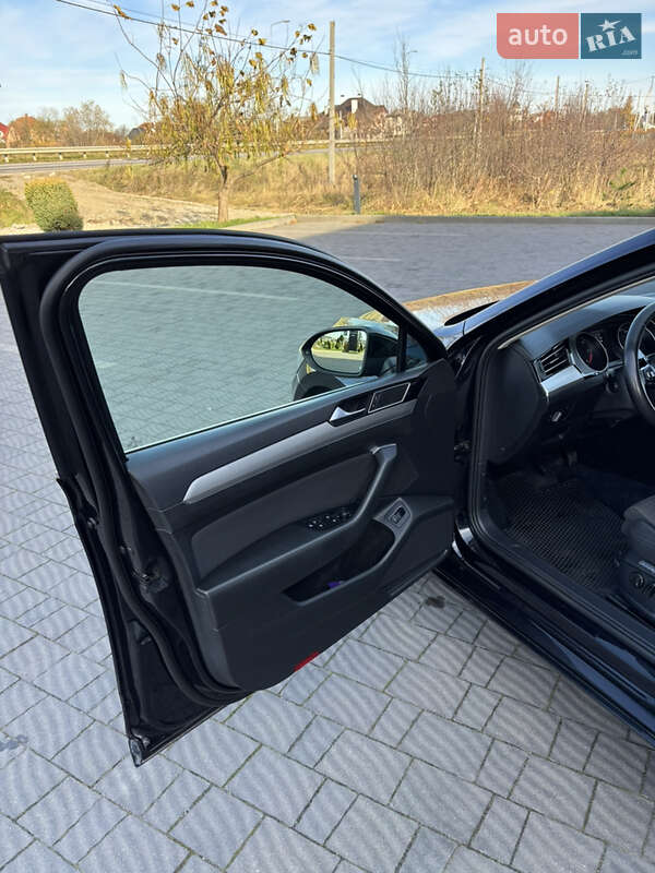 Универсал Volkswagen Passat 2015 в Львове фото 18 Универсал Volkswagen Passat 2015 в Львове