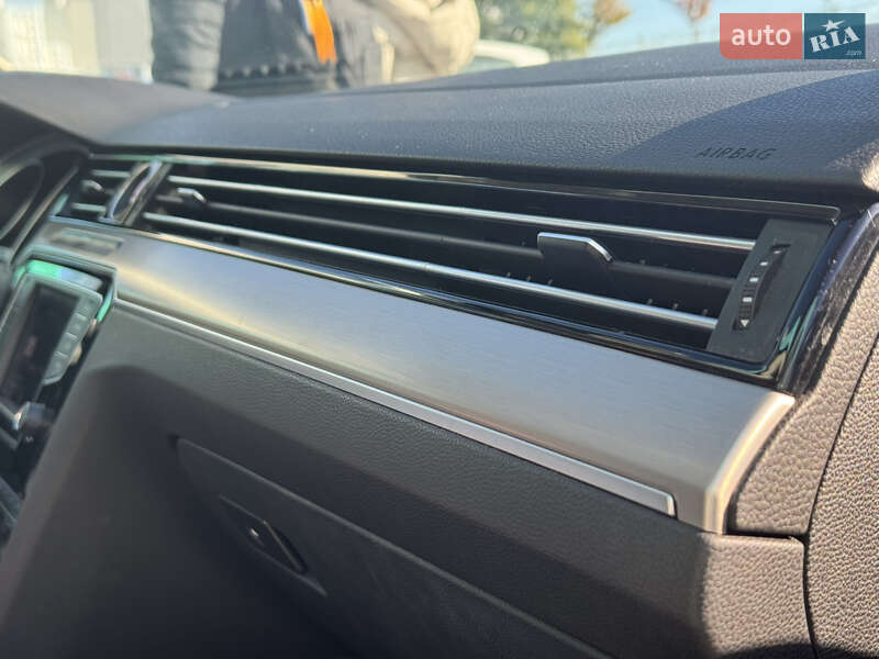 Універсал Volkswagen Passat 2016 в Києві