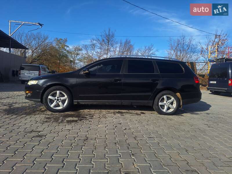 Універсал Volkswagen Passat 2005 в Чернівцях