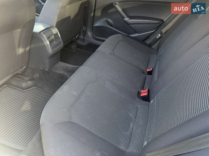 Седан Volkswagen Passat 2017 в Одессе