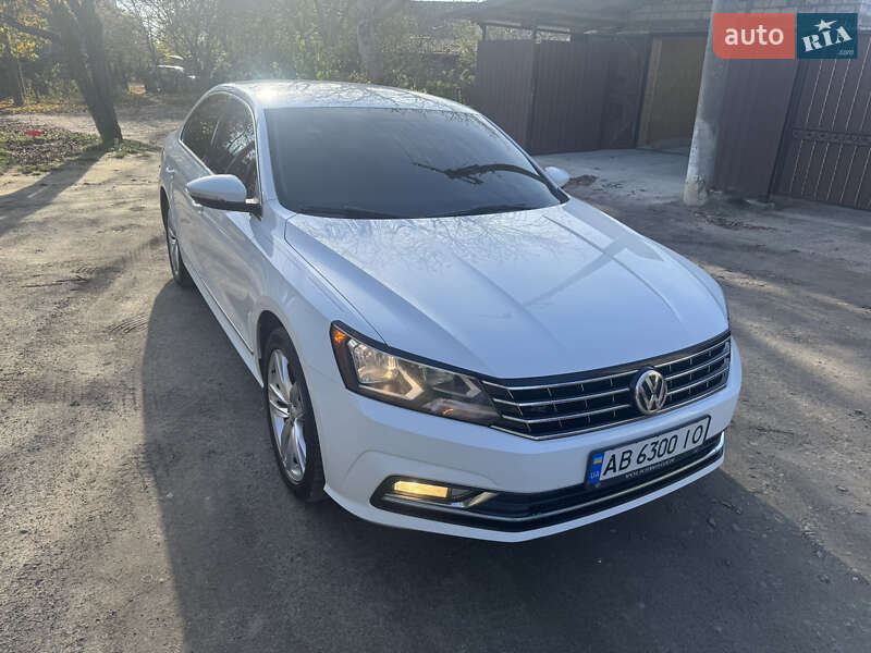 Седан Volkswagen Passat 2017 в Одессе