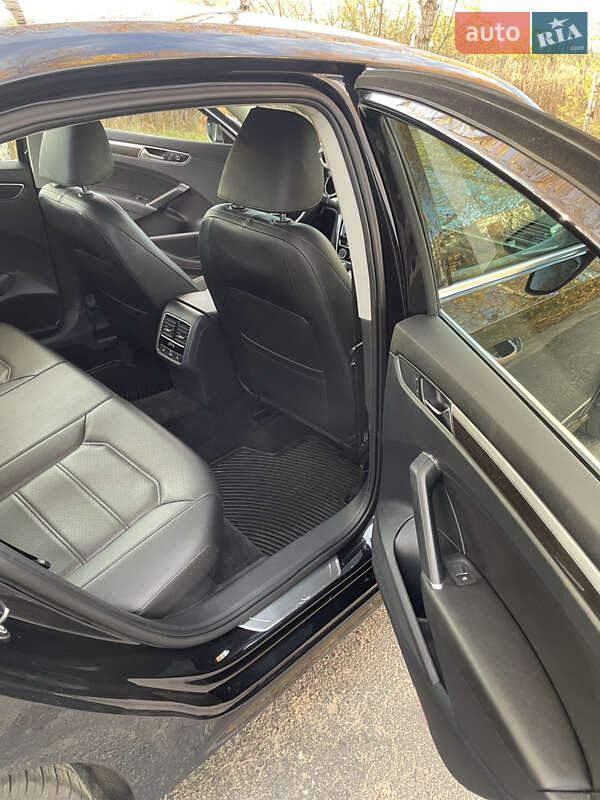 Седан Volkswagen Passat 2017 в Києві
