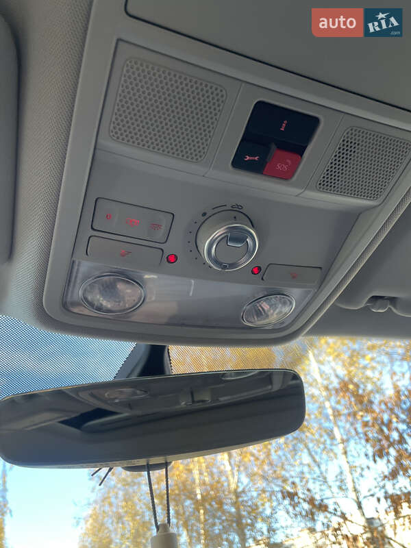 Седан Volkswagen Passat 2017 в Києві