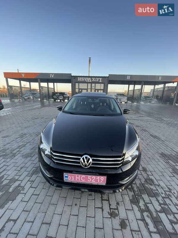Седан Volkswagen Passat 2015 в Львове