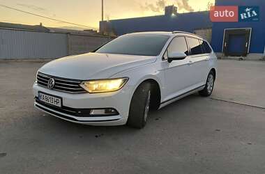 Універсал Volkswagen Passat 2017 в Житомирі